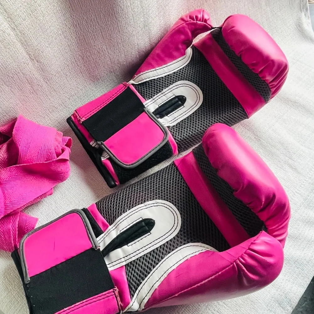 Everlast Fuchsia Boxing Gloves Level 1 - Picture 2 of 8
